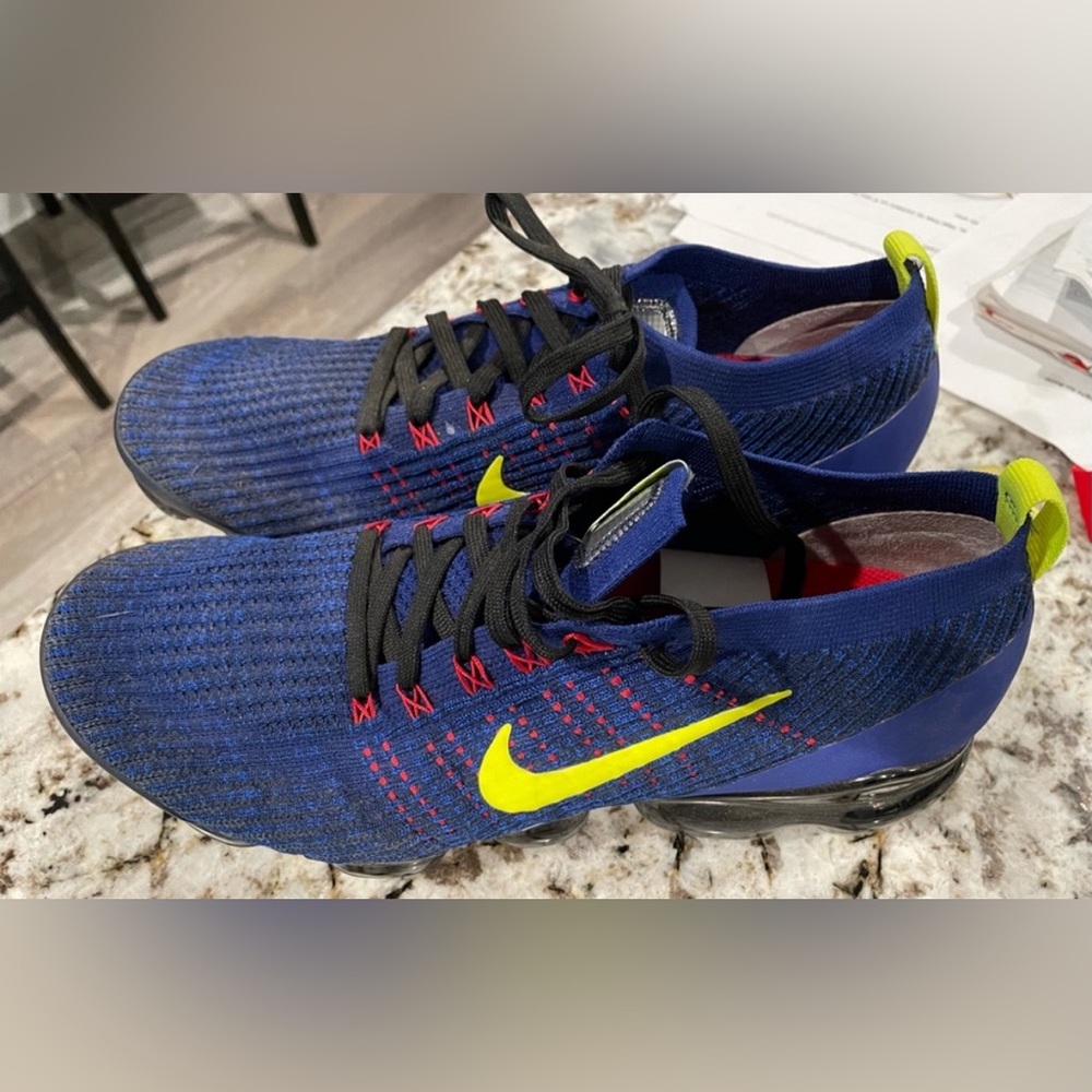 Nike AIR VAPORMAX FLYKNIT 3.0 'DEEP
ROYAL VOLT